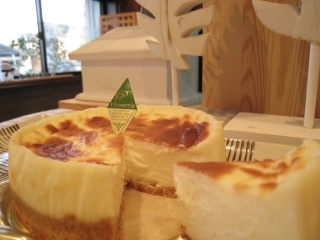 大阪府堺市美原区 国道309号線沿の小さなお店 チーズケーキ 平田製菓 Home